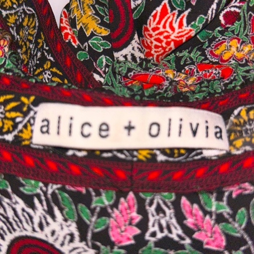 alice + olivia
Reilly Flower Pot-print blouse in Small - Picture 13 of 15
